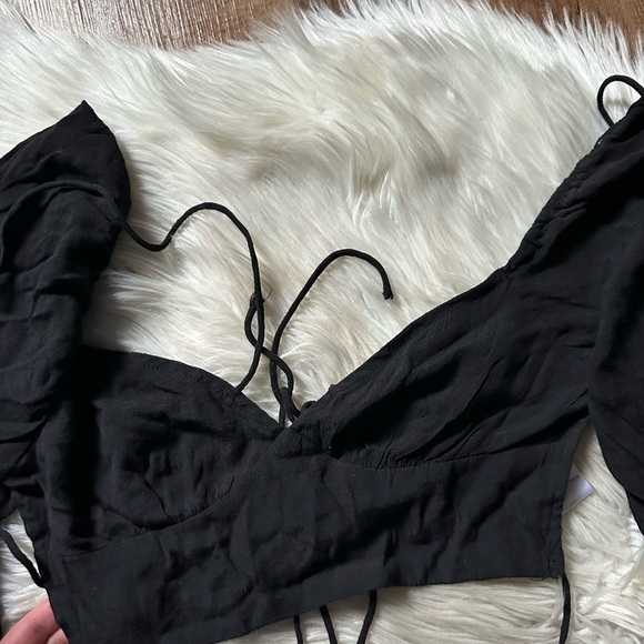 HELLO MOLLY Jordan Crop Top In Black - Picture 8 of 9